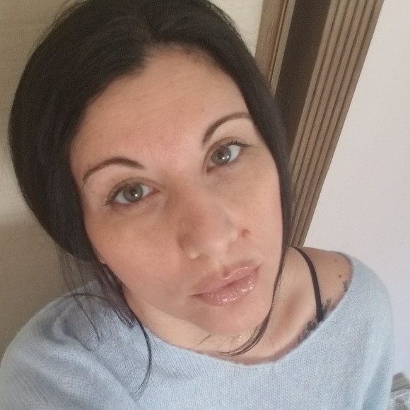 Meet your Posher, Stefania - Picture 3 of 4